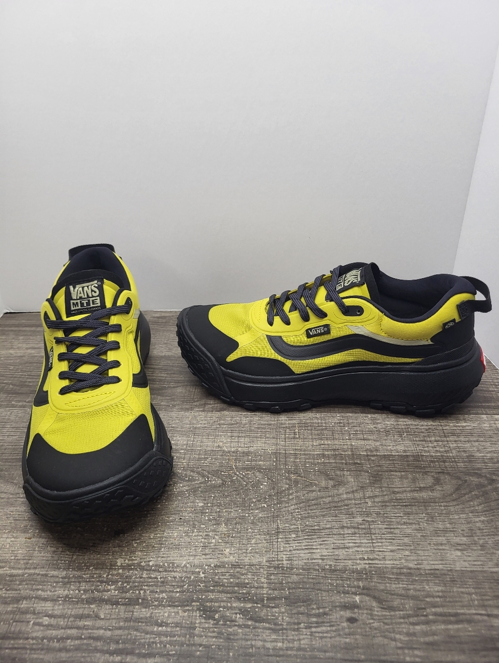 Vans MTE Crosspath Yellow Sneakers Mens 6.5 Women's 8 NEW